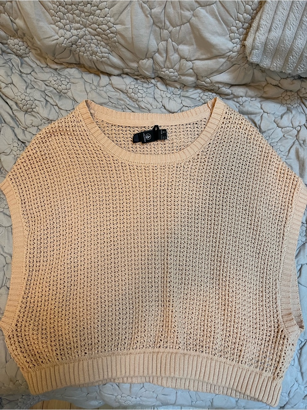 Volcom Peach Open-Knit Cropped Sweater Vest